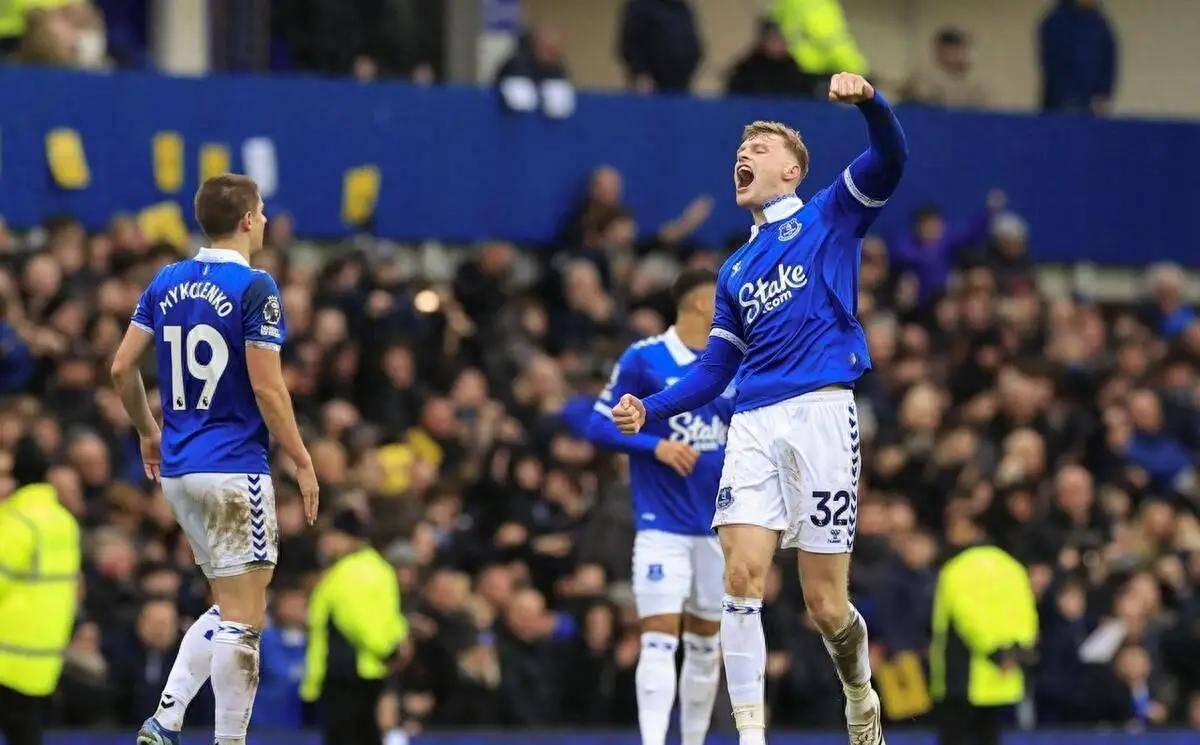 都灵主场胜利，保级希望重新燃起的简单介绍