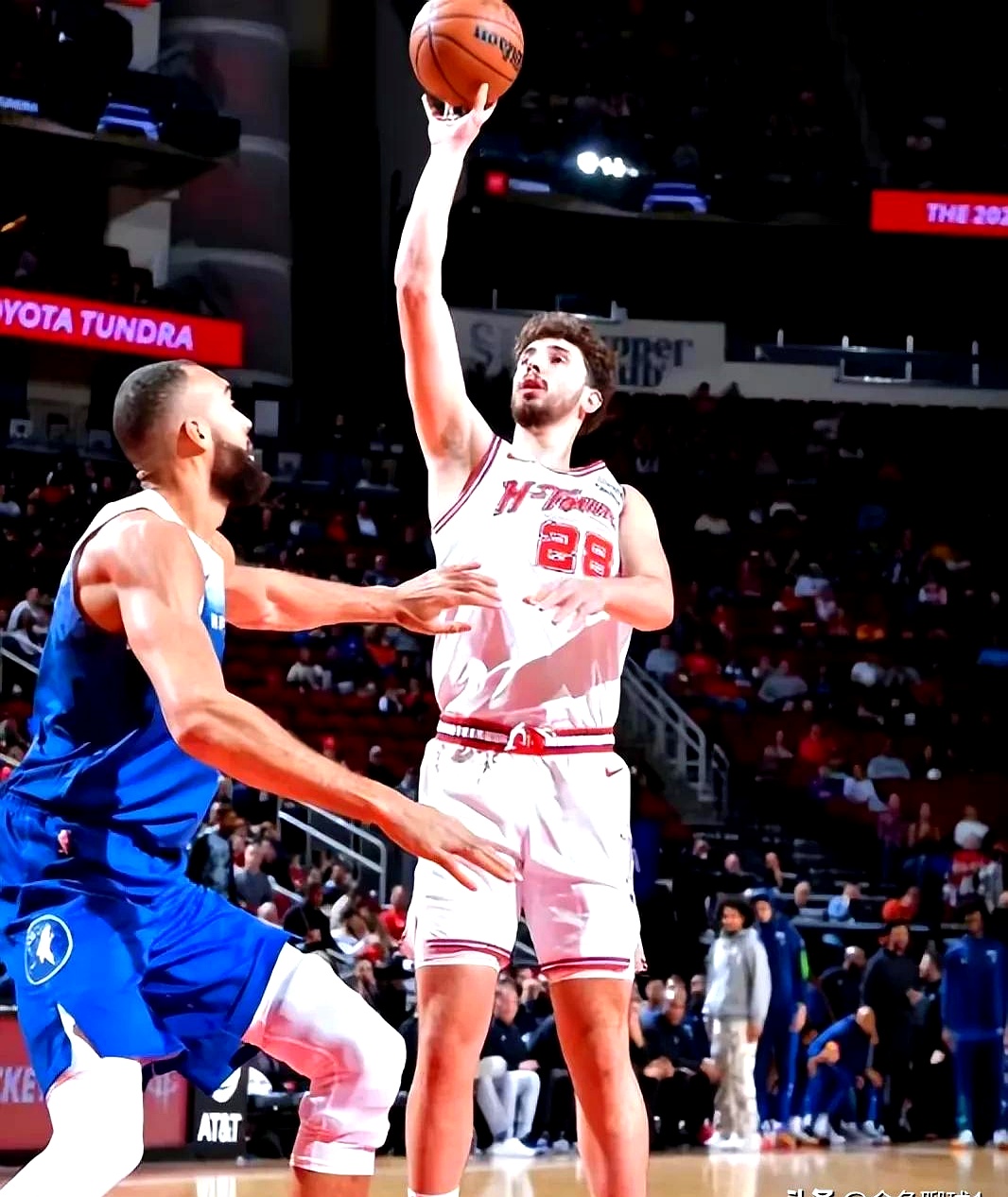 开云体育在线-欧预赛场上悬念重重，胜者难料