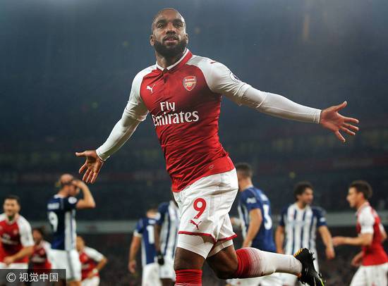 弗格森领衔球队取得关键胜利,继续向前进 弗格森领衔球队取得关键胜利,继续向前进