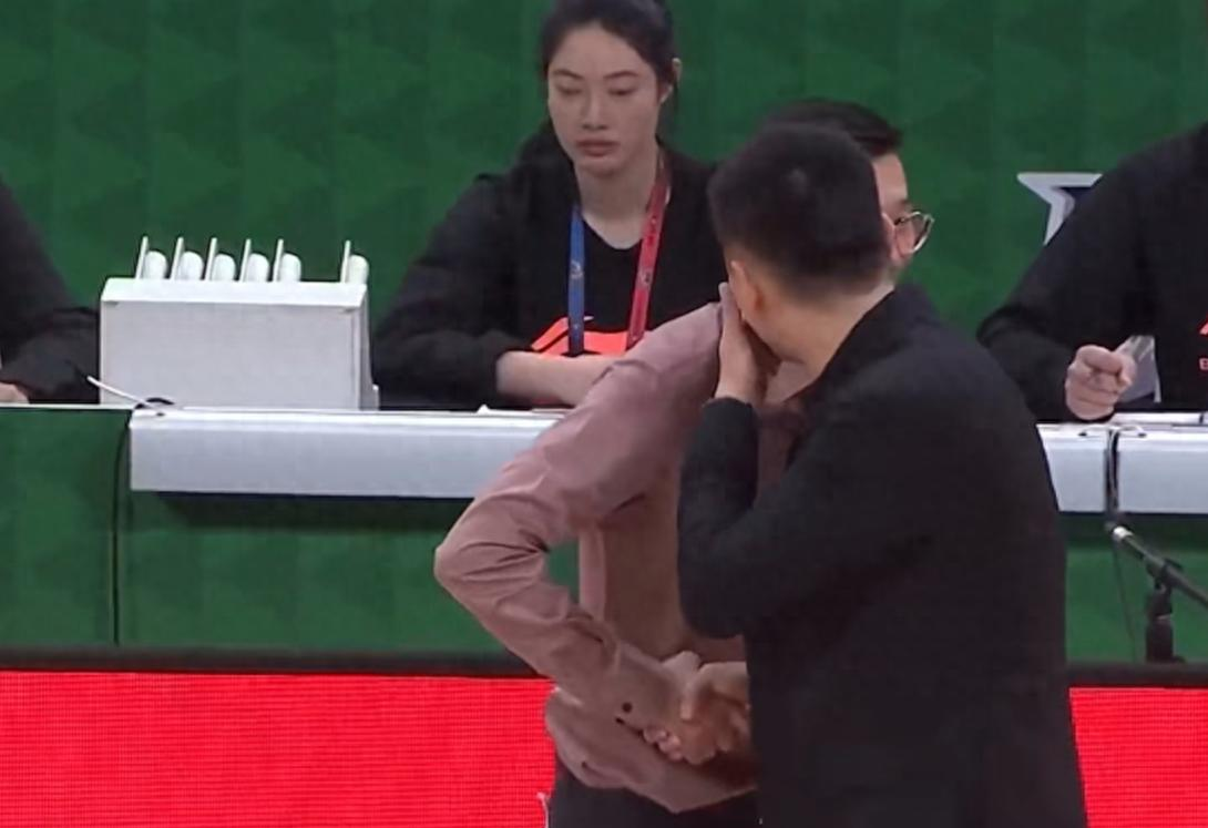 开云体育下载-包含毫不留情！柯隆队大胜对手取得胜利的词条