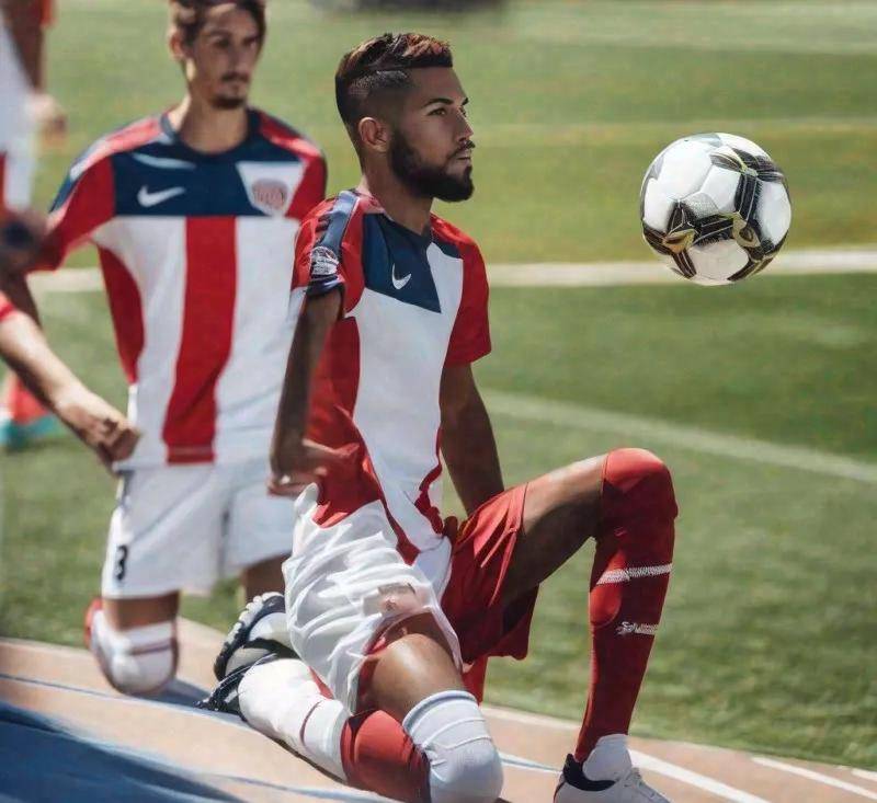 开云体育官方登录入口-帕尔马前锋轰下帽子戏法，助球队实现逆转的简单介绍