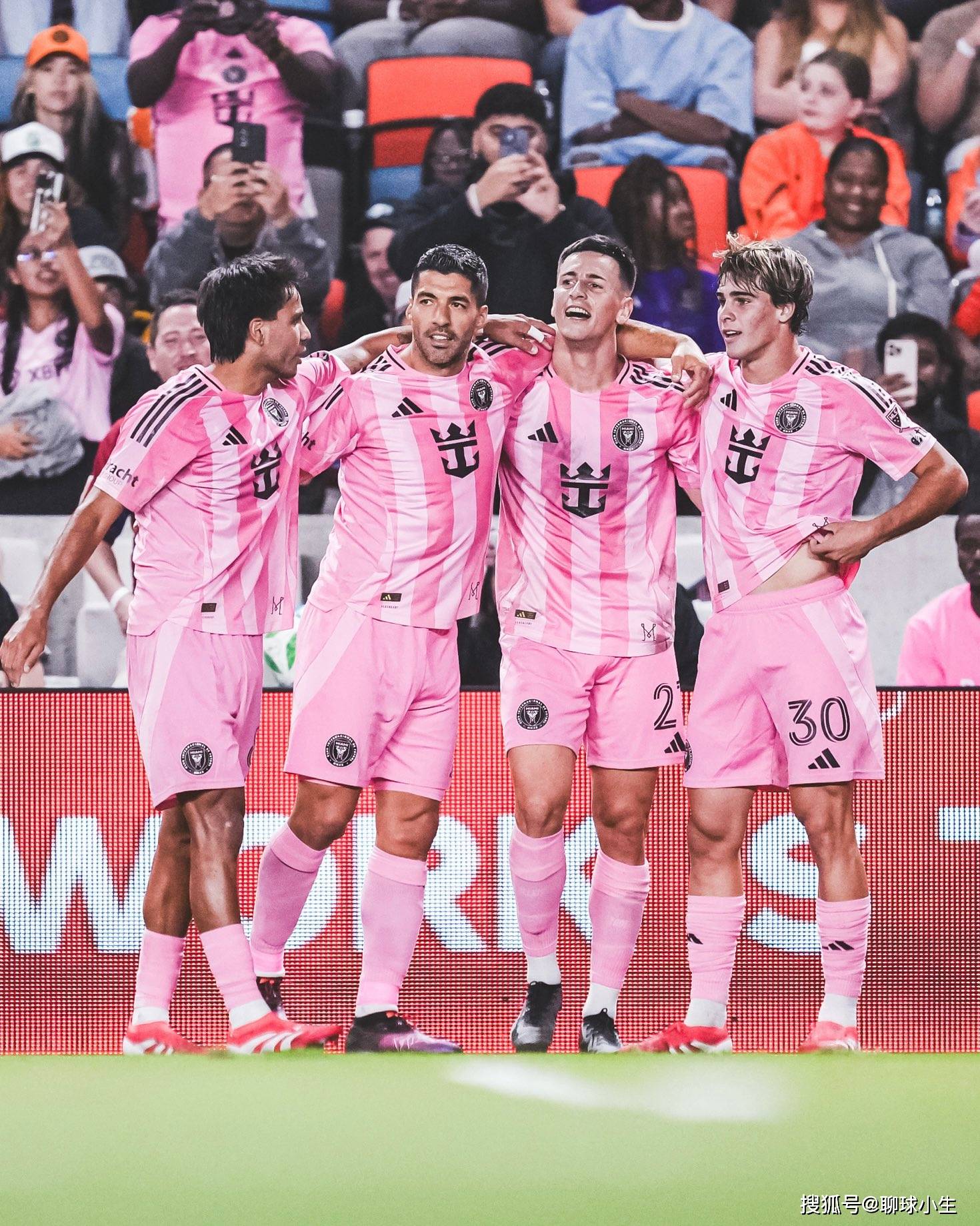 开云体育直播-巴萨连胜！梅西双响助球队逆转取胜