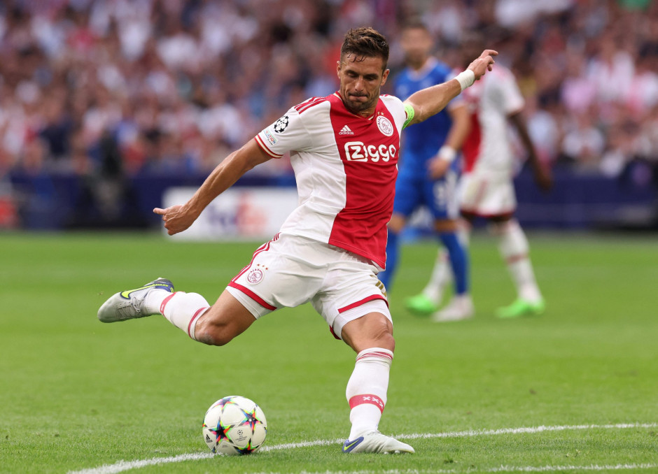 开云体育入口-阿贾克斯力挫对手，晋级在望的简单介绍