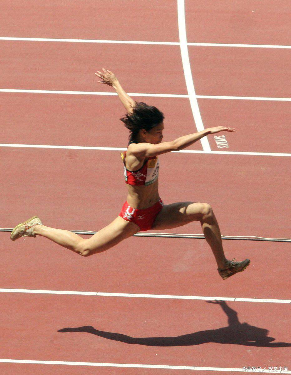 开云体育在线登录-英国选手跳远夺冠，展现爆发力