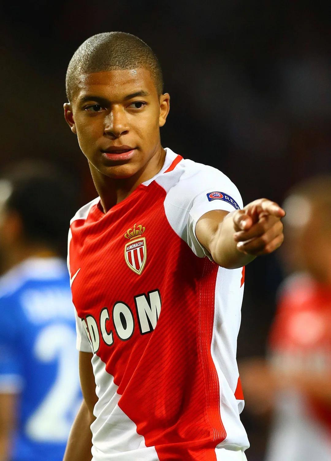 关于欧洲足球赛场上演精彩战役,球员力求卓越表现的信息 关于欧洲足球赛场上演精彩战役,球员力求卓越表现的信息