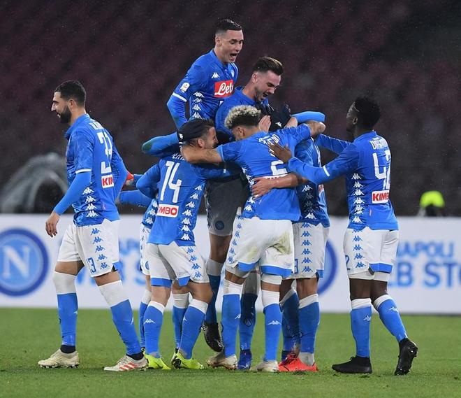 那不勒斯客场逼平，稳守前四席位的简单介绍