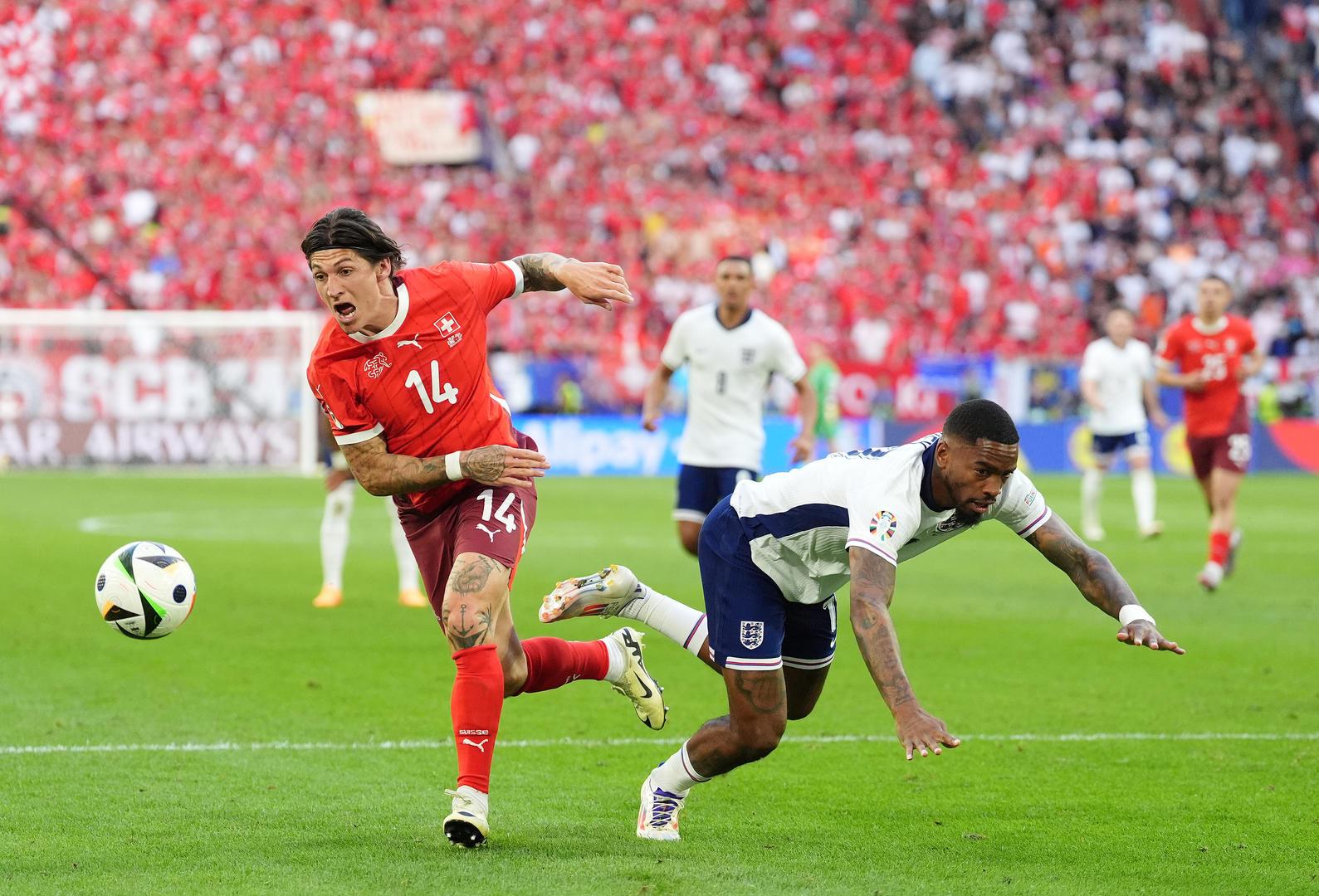 开云体育官网入口-赛事场面竞争激烈，球员表现抢眼