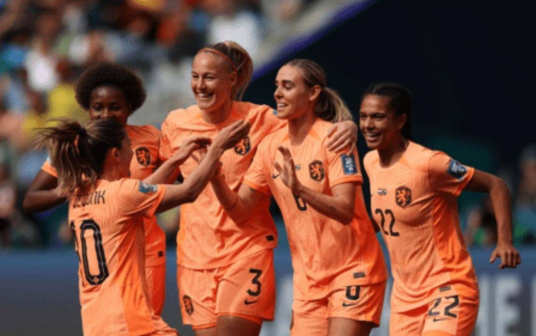 开云体育网页版入口-荷兰女足勇夺冠军，获得女足世界杯双料冠军