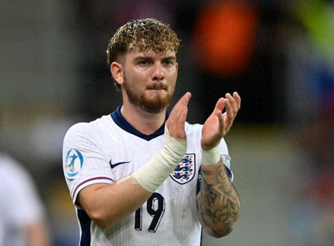 英格兰新晋球员在捷克比赛中取得胜利