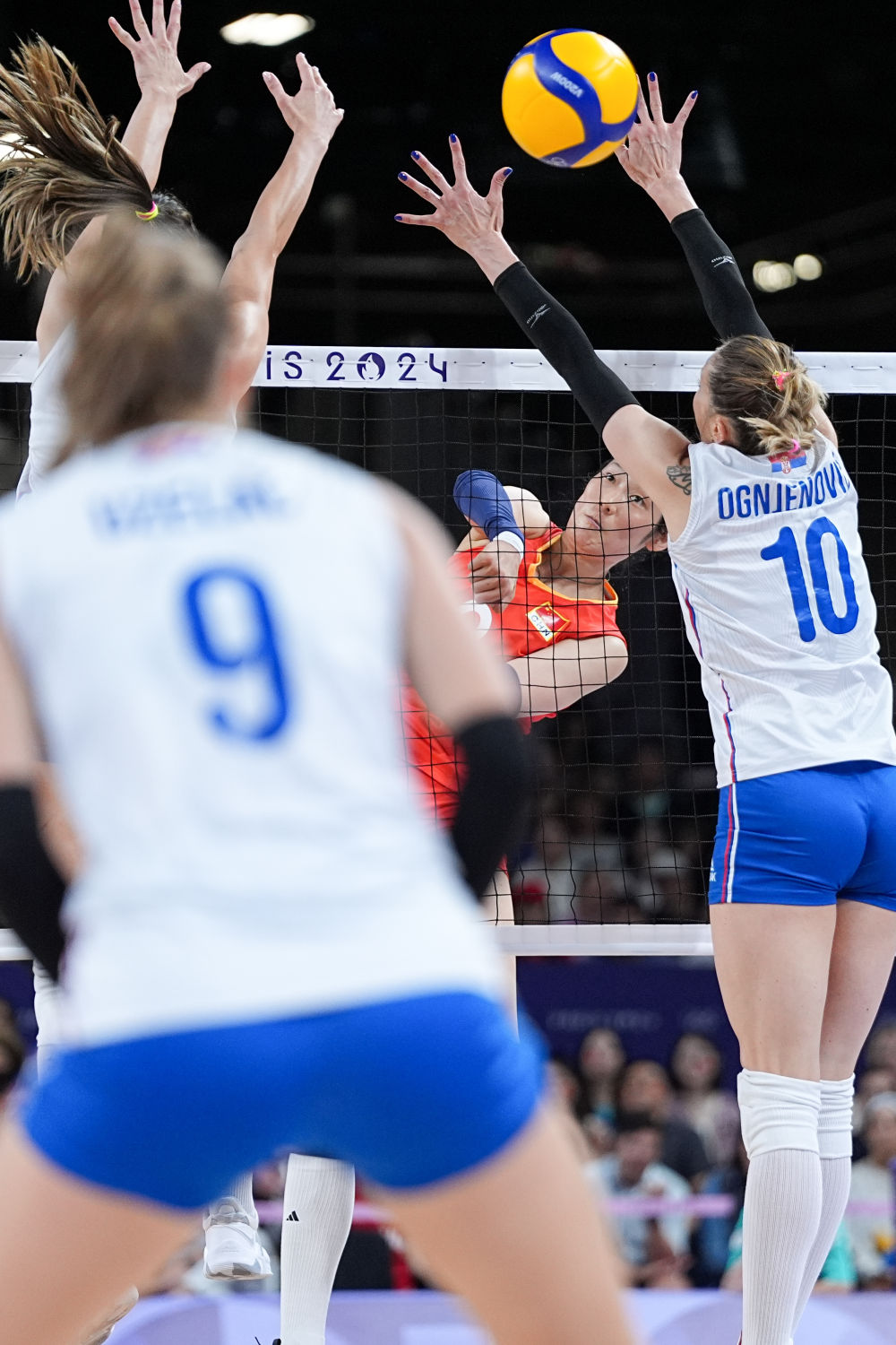 开云体育app-塞尔维亚队在主场比赛中力克对手