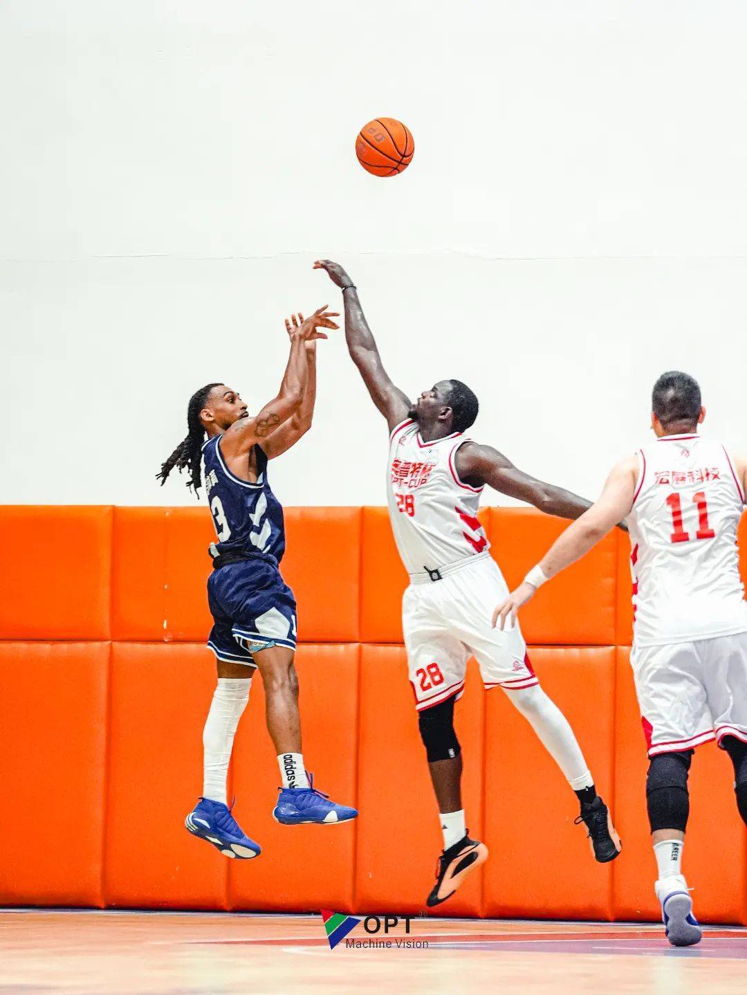 开云体育app-NBA球星加盟老者篮球联赛，热血奋战的简单介绍