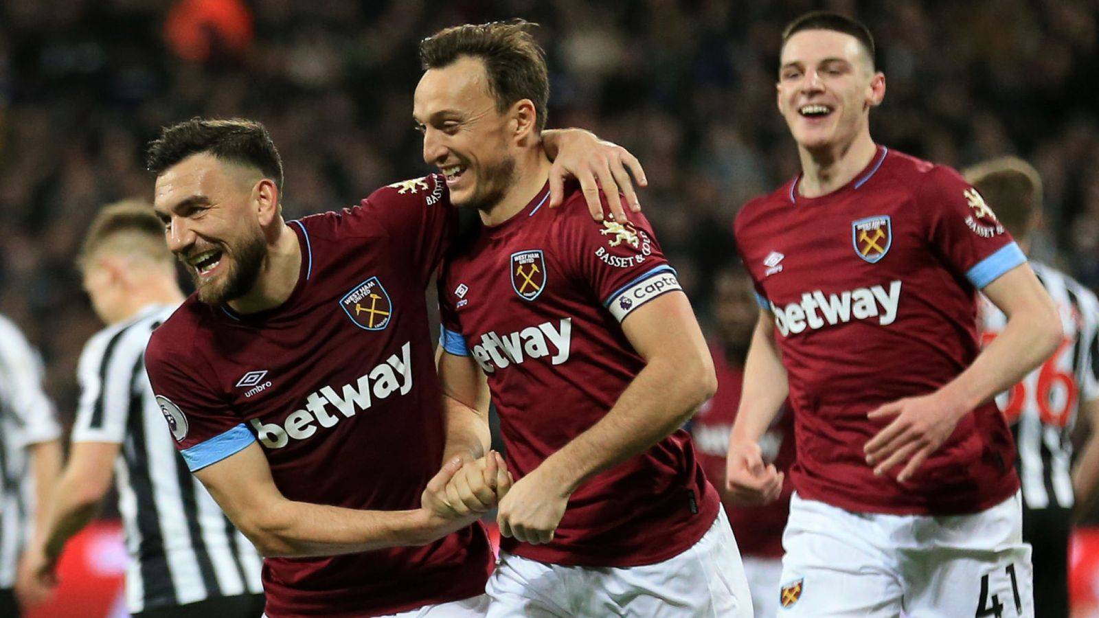 包含西汉姆联再度失利，保级形势严峻的词条