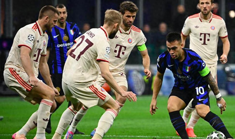 包含拜仁慕尼黑实力碾压对手,轻松获得胜利的词条 包含拜仁慕尼黑实力碾压对手,轻松获得胜利的词条