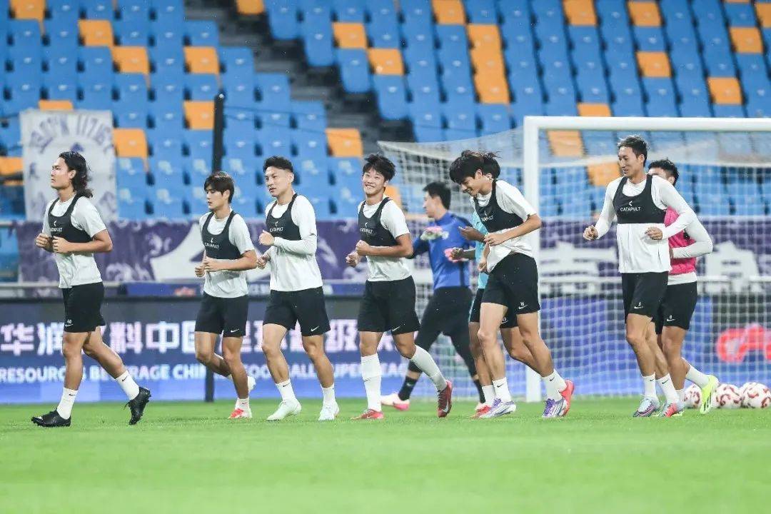 开云体育-关于国内足球比赛再掀高潮，球队层出不穷实力悬殊的信息