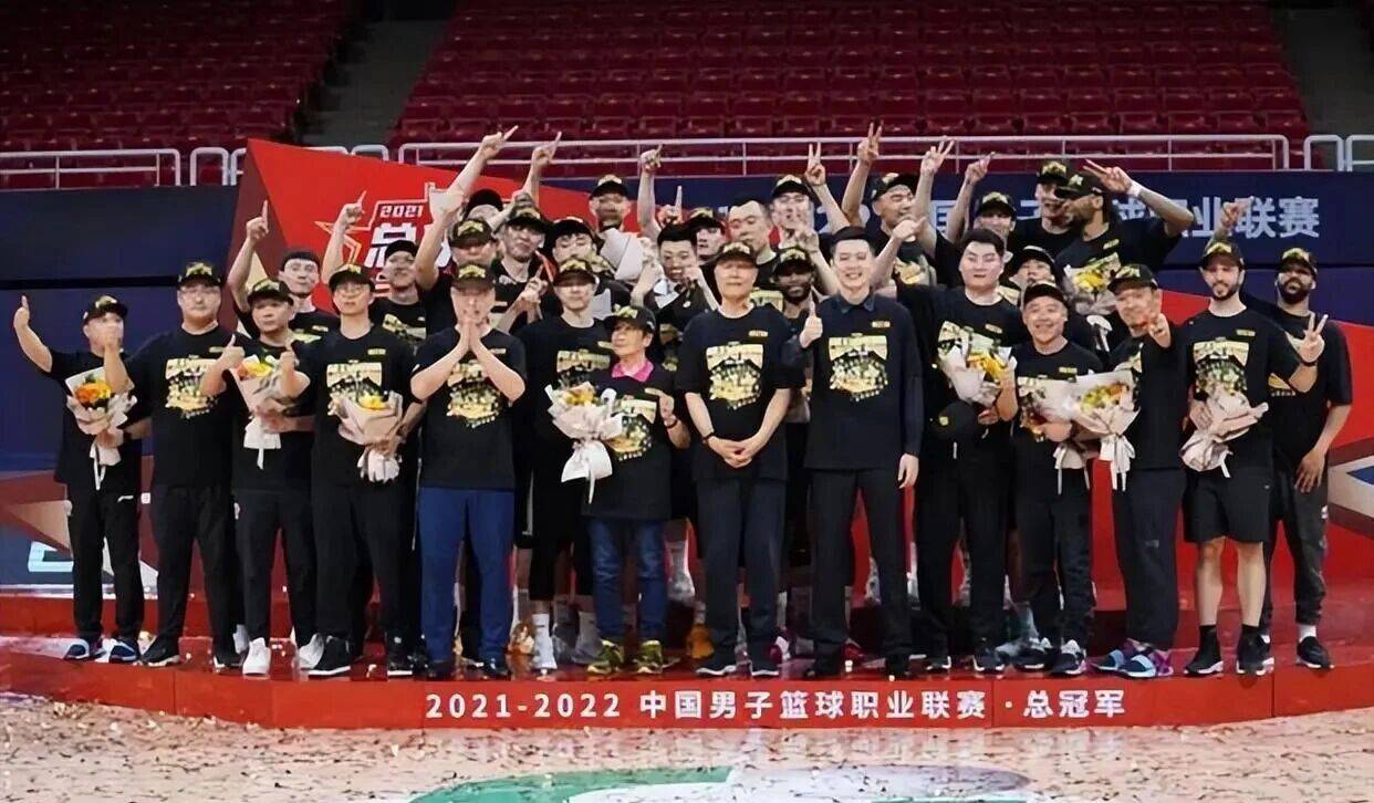 关于CBA联赛上演激动人心的对决，胜者将逐鹿群雄的信息